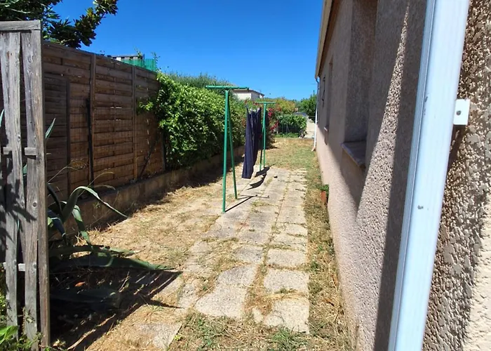 Family In * Salles-dʼAude